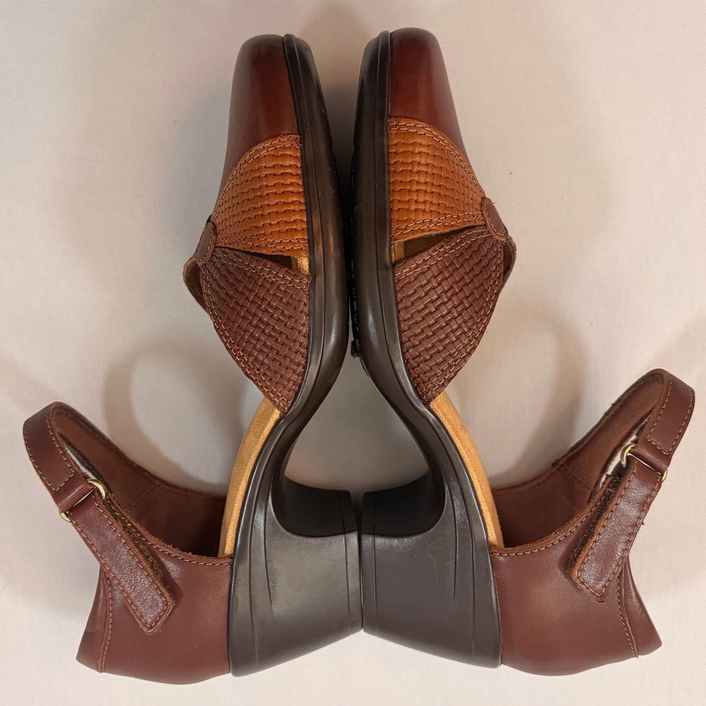 Clarks Emily Rae Mary Jane Pumps Womens 8 Tan Woven Leather Ankle Strap NWOB - Picture 7 of 8